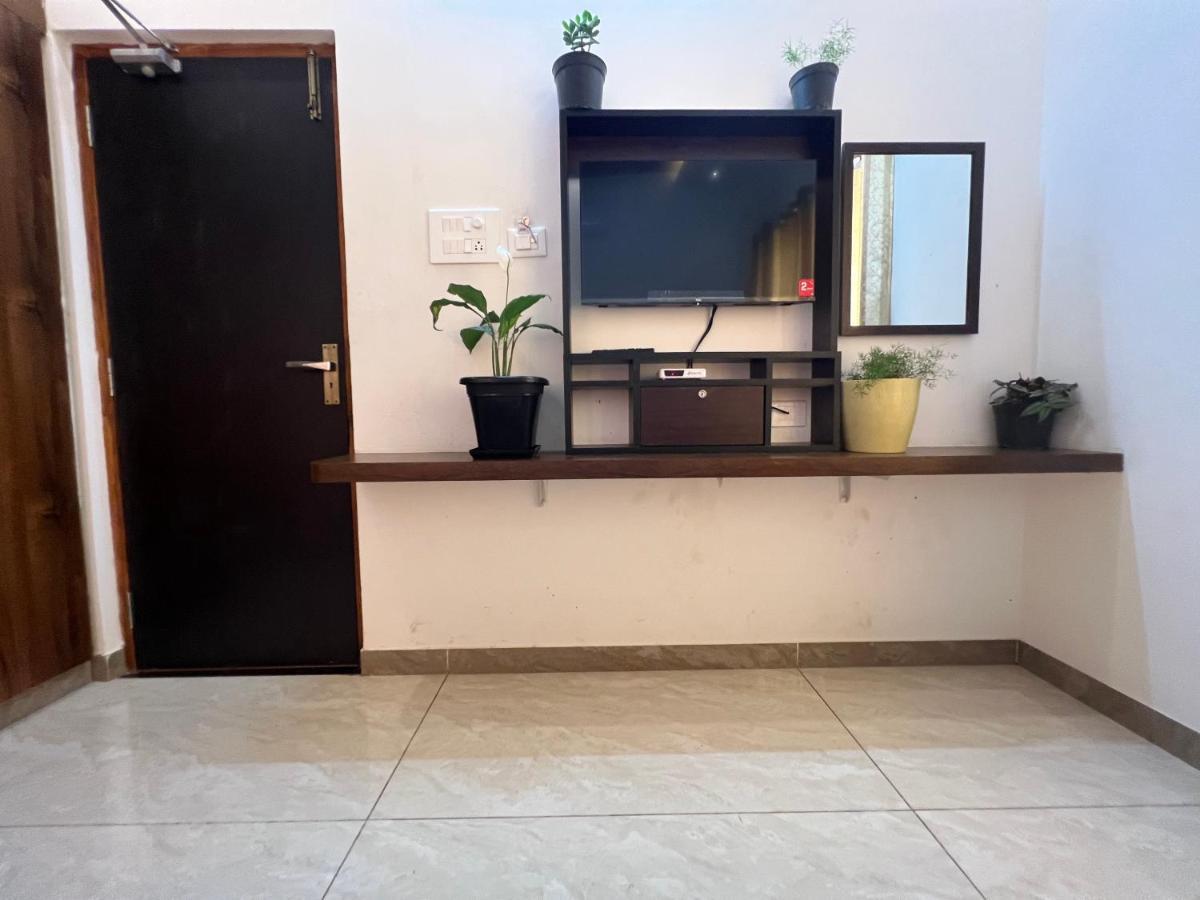 Raja Residency Hotel Alandurai Luaran gambar